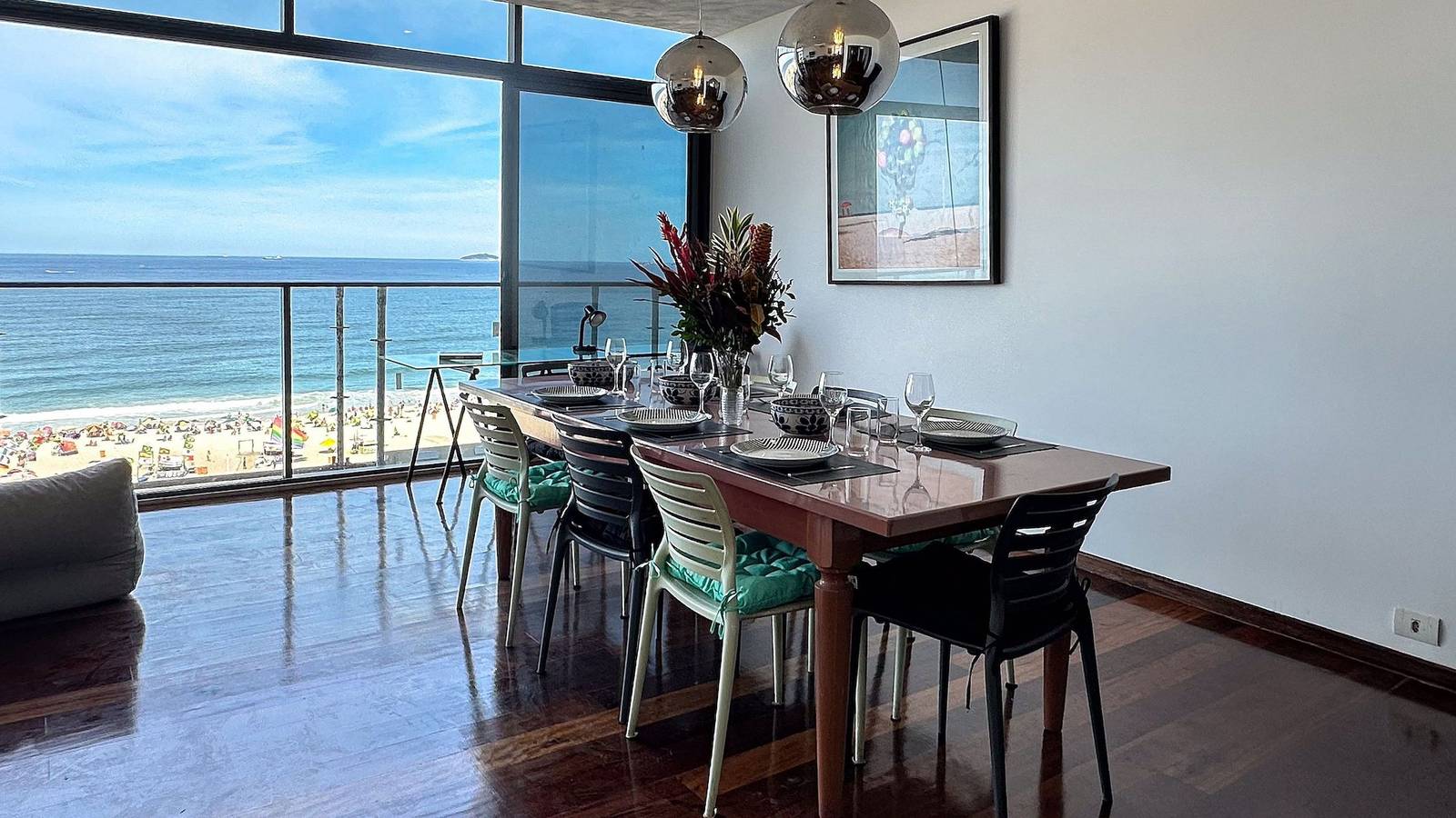 Entire apartment, Beautiful 3 bedroom apartment facing the sea in Copacabana, Rio de Janeiro