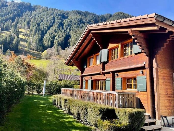 Ferienhaus für 8 Personen, mit Balkon und Terrasse sowie Garten