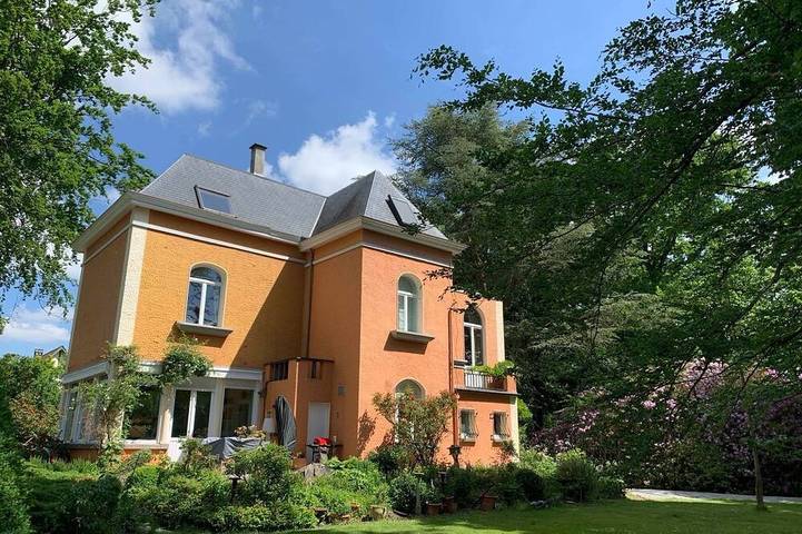 Timeless Villa with Grand Garden near Brussels in Overijse, Flämisch-Brabant