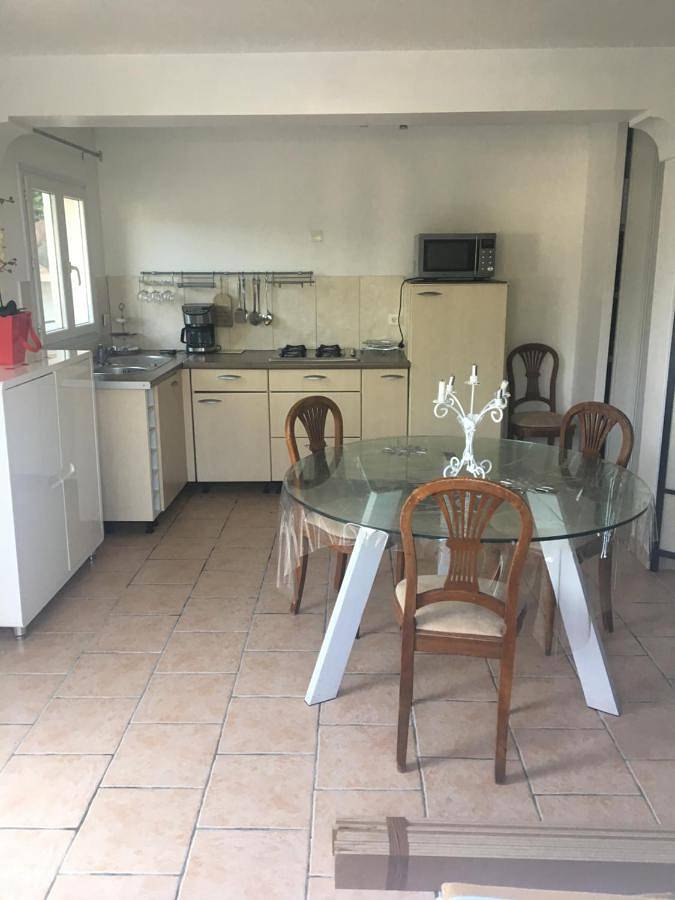 Gîte pour 2 personnes, avec terrasse à La Trinité