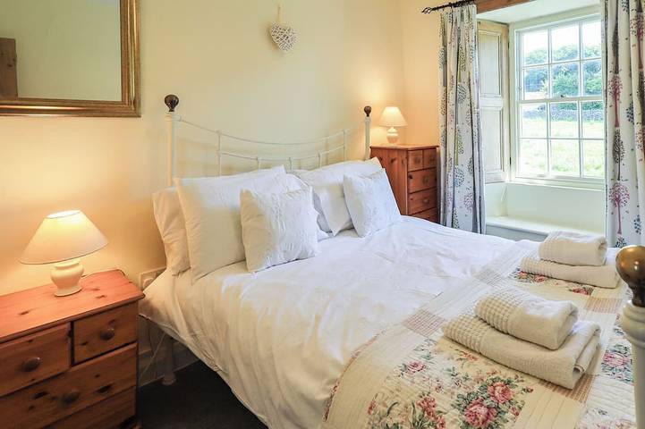 Ellis Howe, family friendly, character holiday cottage in Torver in Lake District