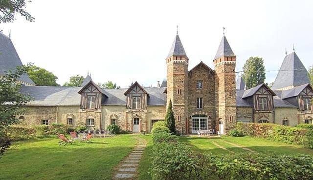 Location de vacances pour 20 personnes, avec Jacuzzi et Terrasse ainsi que Jardin et Sauna dans La Meilleraye-de-Bretagne
