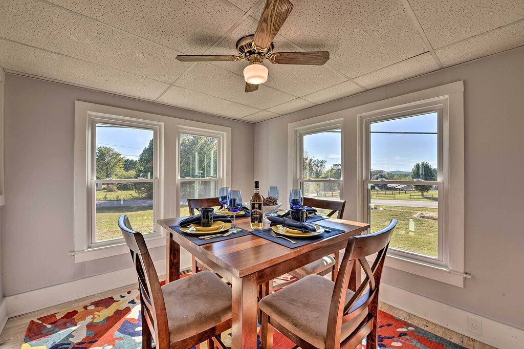 Neu! Blue Ridge Mtn Home mit Veranda ~ 6 Mi nach Lenoir! in Caldwell County