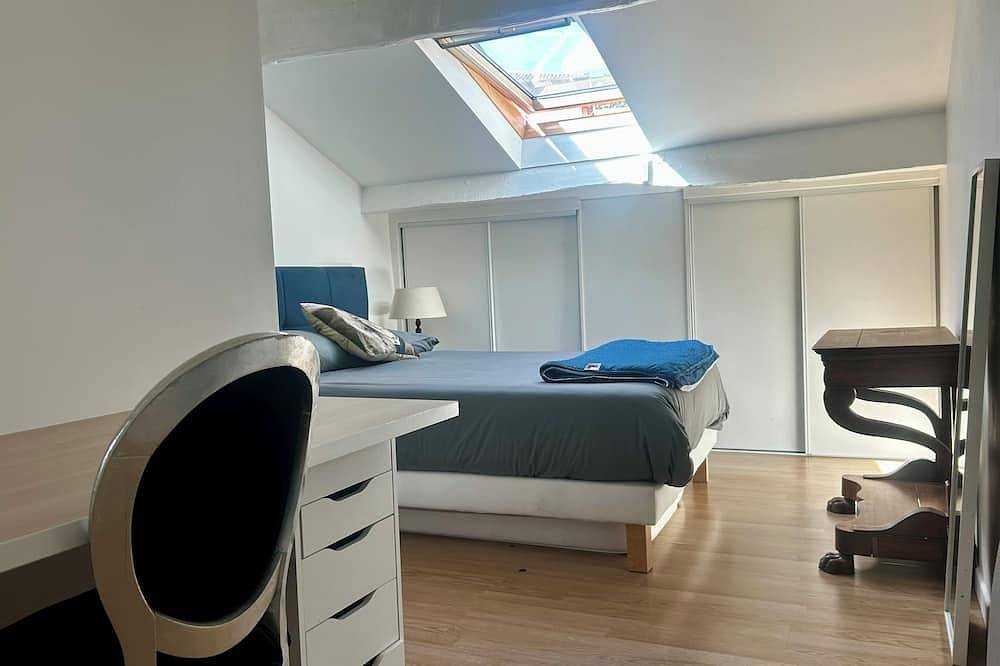 Appartement entier, Appartement en duplex, 3 chambres, 5 mn à pied du centre ville in Sète, Côte méditerranéenne (France)