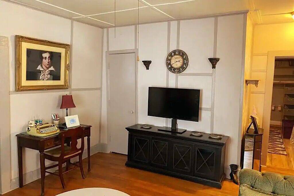 Plum Crooked Poet’s Cottage ~ Once Upon A Time ~ Alpine Charm ~ Not Damaged ~ in Marshall (NC), Madison County (NC)