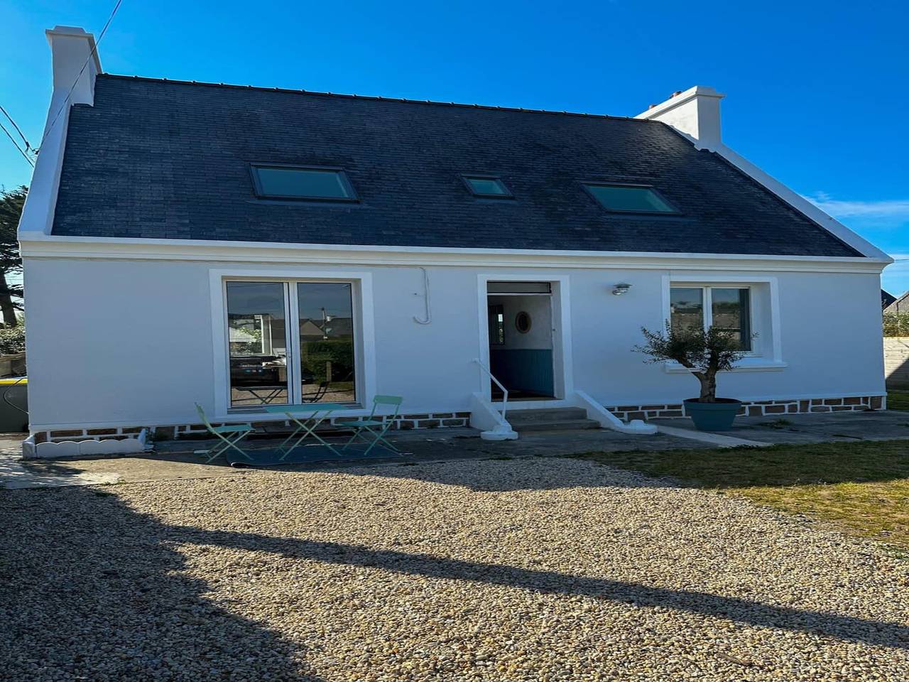 Casa familiar reformada cerca de la costa de Bretaña. in Portsall, Ploudalmézeau