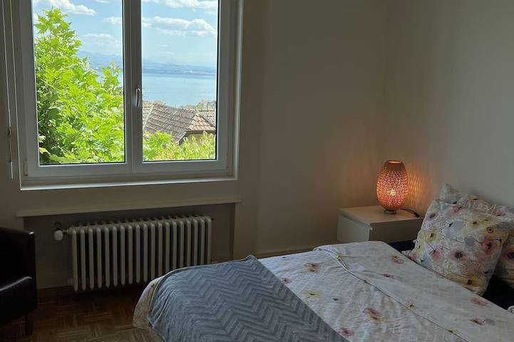 Ganze Wohnung, Large apartment. 3 bedrooms, Alpes Rez, Neuchatel in Neuchâtel, Lake Neuchâtel