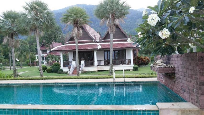 Chalet para 7 personas, con vistas además de piscina y jardín - 1