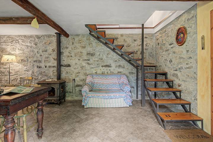 Appartamento intero, Appartamento 'Casale La Selva Cottage Grande' con piscina e giardino condivisi e Wi-Fi in Bene Lario, Provincia di Como