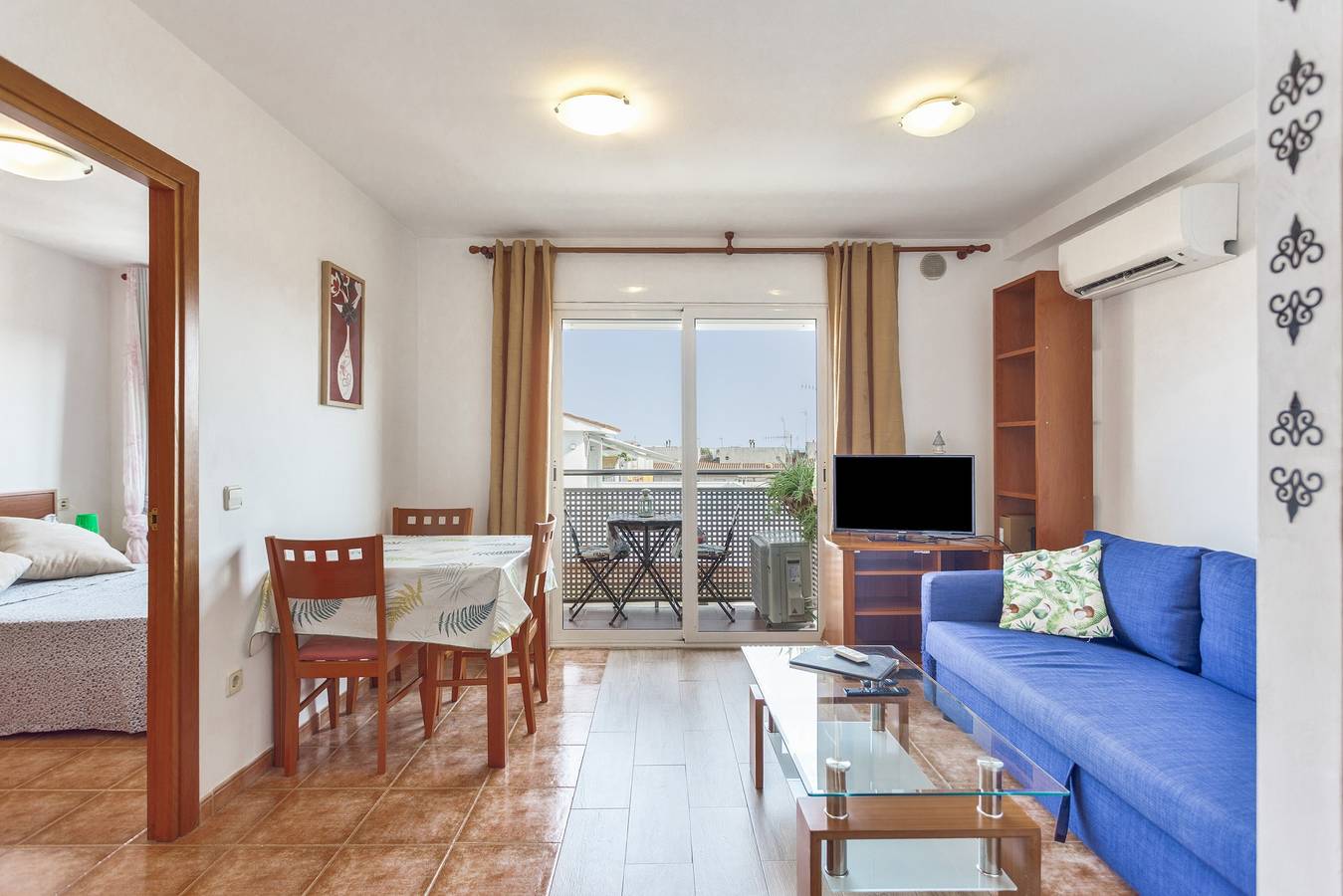 Apartamento entero, Apartamento 'Berni's House Palafolls' con vistas al mar, terraza privada y aire acondicionado in Palafolls, Costa del Maresme
