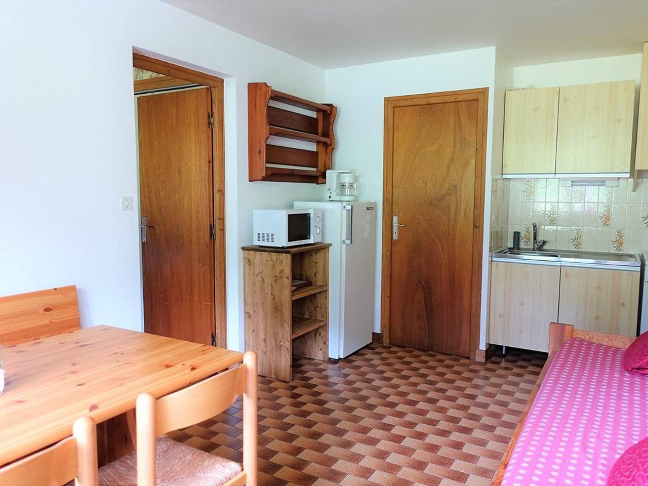Entire apartment, Cozy 30m² Apt for 4 at Planay Slopes avec Balcony, Parking & Heated Ski Room in Beaufort (Rhône-Alpes), Albertville region