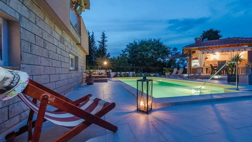 Ferienwohnung für 4 Personen, mit Pool und Terrasse