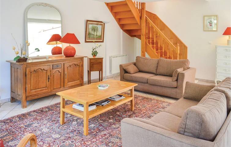 Acogedor apartamento en Bernes: WiFi, TV, aparcamiento y jardín in Roisel, Región de Péronne
