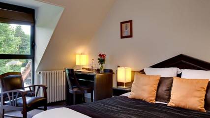 Hôtel pour 8 personnes, avec vue ainsi que piscine et jardin à Silly-en-Gouffern