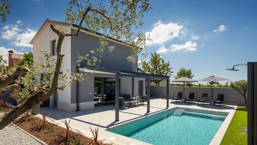 Villa for 4 people, with terrace and garden, with pets in Istria