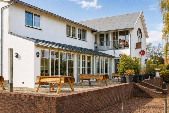Hôtel pour 3 personnes, avec Terrasse ainsi que Jardin et Vue