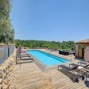 Gîte pour 2 personnes, avec terrasse et piscine à Riez