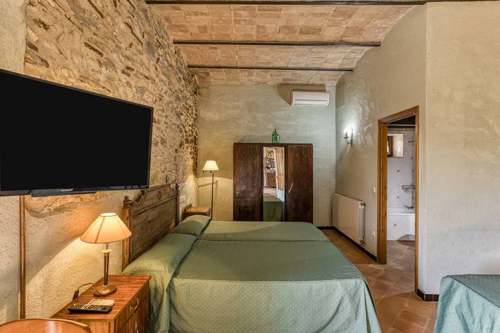 Casa rural para 2 personas, con Jardín en La Bisbal del Ampurdán - 2