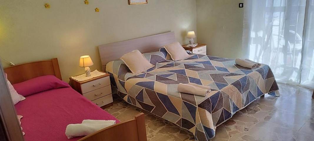 Appartamento per 5 persone, con balcone e panorama a Gravina di Catania