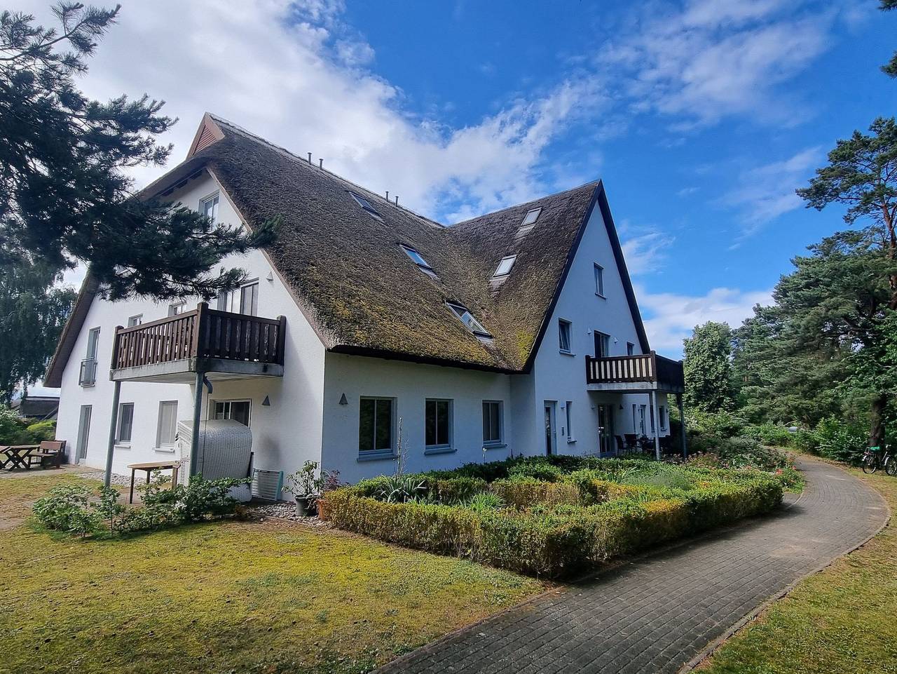 Ganze Ferienwohnung, Ferienwohnungen im Reetdachhaus, Diplomatenweg 1 in Loddin, Bernsteinbäder