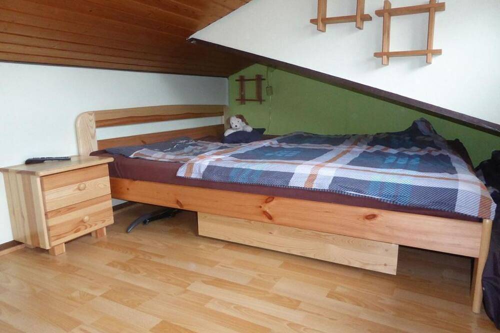 Ferienhaus Thokamaja - Ferienhaus, Dusche, Wc, 2 Schlafräume in Burhave, Butjadingen