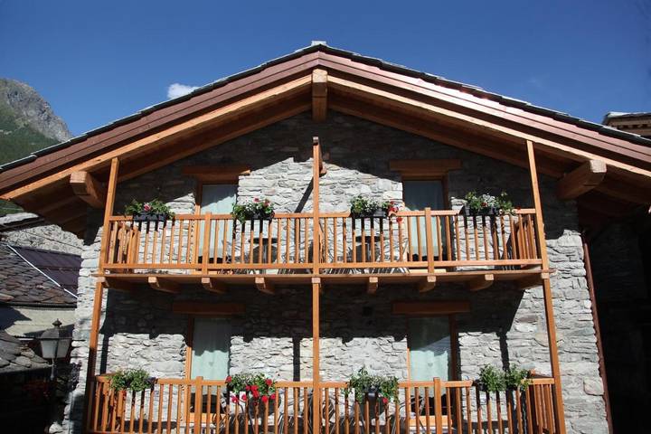 Chambre d’hôte pour 2 personnes, avec jardin ainsi que sauna et jacuzzi, adapté aux familles à Commune de Brusson - 3