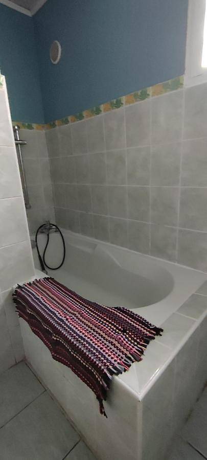 Gîte pour 4 personnes, avec vue et terrasse à Bras-Panon - 4