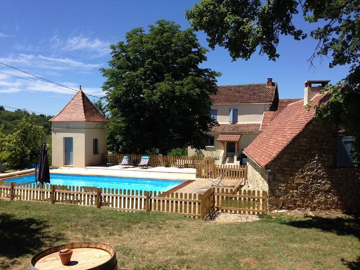 Gîte pour 2 personnes, avec terrasse ainsi que jardin et piscine
