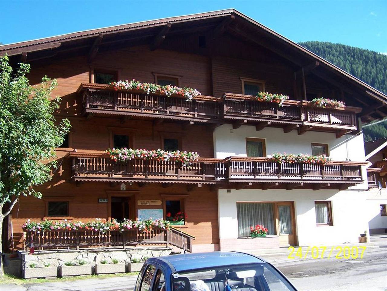 Ganze Ferienwohnung, Frühstückspension Troger - Appartement 1 in Sankt Jakob in Defereggen, Osttirol