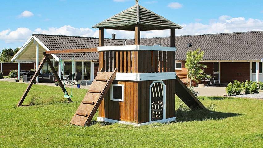 Ferienhaus für 14 Personen, mit Whirlpool und Sauna sowie Terrasse, mit Haustier in Dänische Südsee