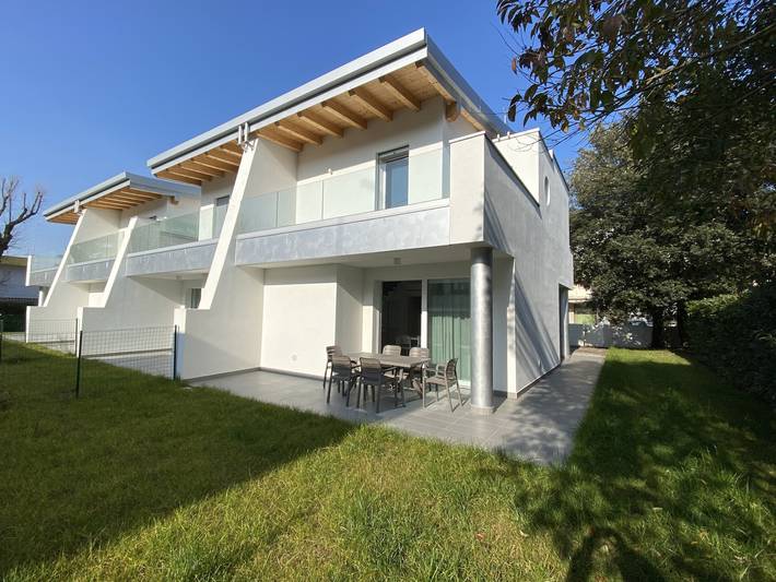 Villa per 9 persone, con Terrazza e Giardino a Bibione