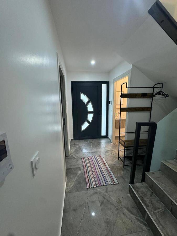 Location de vacances pour 8 personnes, avec Balcon ainsi que Terrasse et Jardin à Esvres - 2