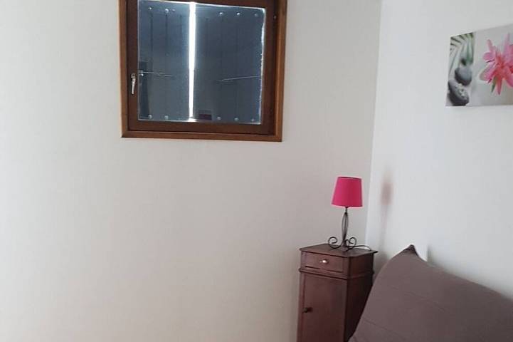 Gîte pour 2 personnes, avec jardin ainsi que terrasse et piscine, animaux acceptés à Les Angles (Gard) - 4