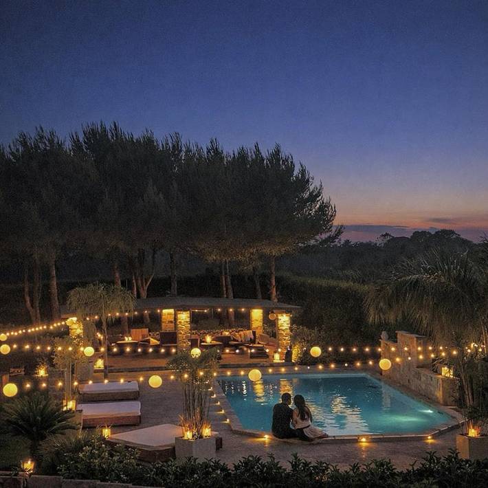 Villa per 9 persone, con panorama e piscina nonché giardino, con animali domestici a Aradeo