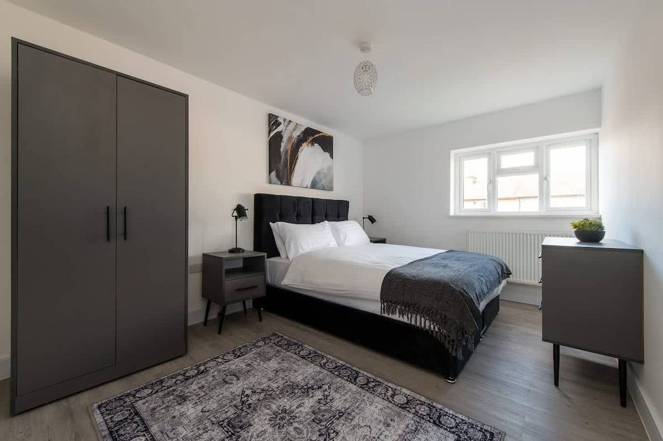 Compton House - 4 Bed in Cheltenham, Gloucestershire
