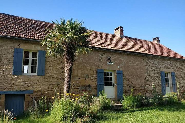 Gîte pour 6 personnes, avec jardin, animaux acceptés à La Chapelle-Aubareil