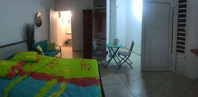 Location de vacances pour 2 personnes, avec jardin ainsi que terrasse et vue dans Plage de Bois Jolan - 2