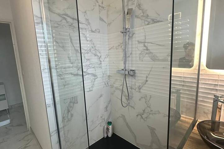 Apartamento entero, Beautiful 3-room apartment with unobstructed views, private underground parking, and the Zenith just a stone's throw away in Estrasburgo, Región de Estrasburgo