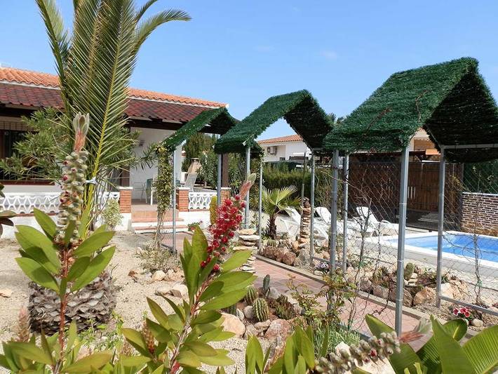 Chalet para 6 personas, con vistas además de terraza y jardín, Se admiten mascotas en Delta del Ebro - 4