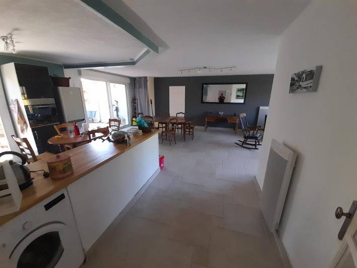 Location de vacances pour 6 personnes, avec piscine ainsi que vue et jardin à Armissan - 4