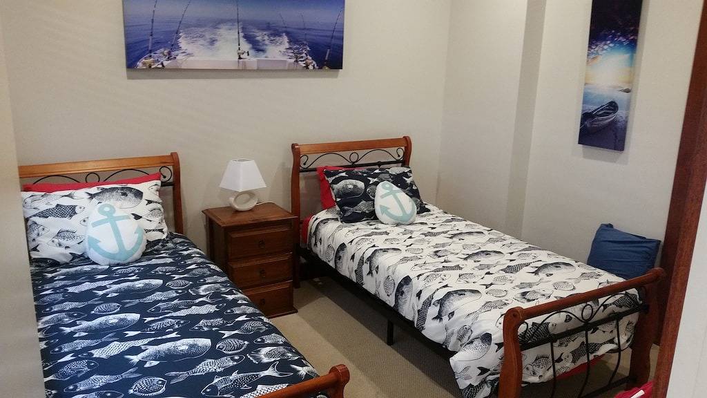 Absolute Waterfront: Turners River Haus Hawkesbury River. Wobby Strand in New South Wales