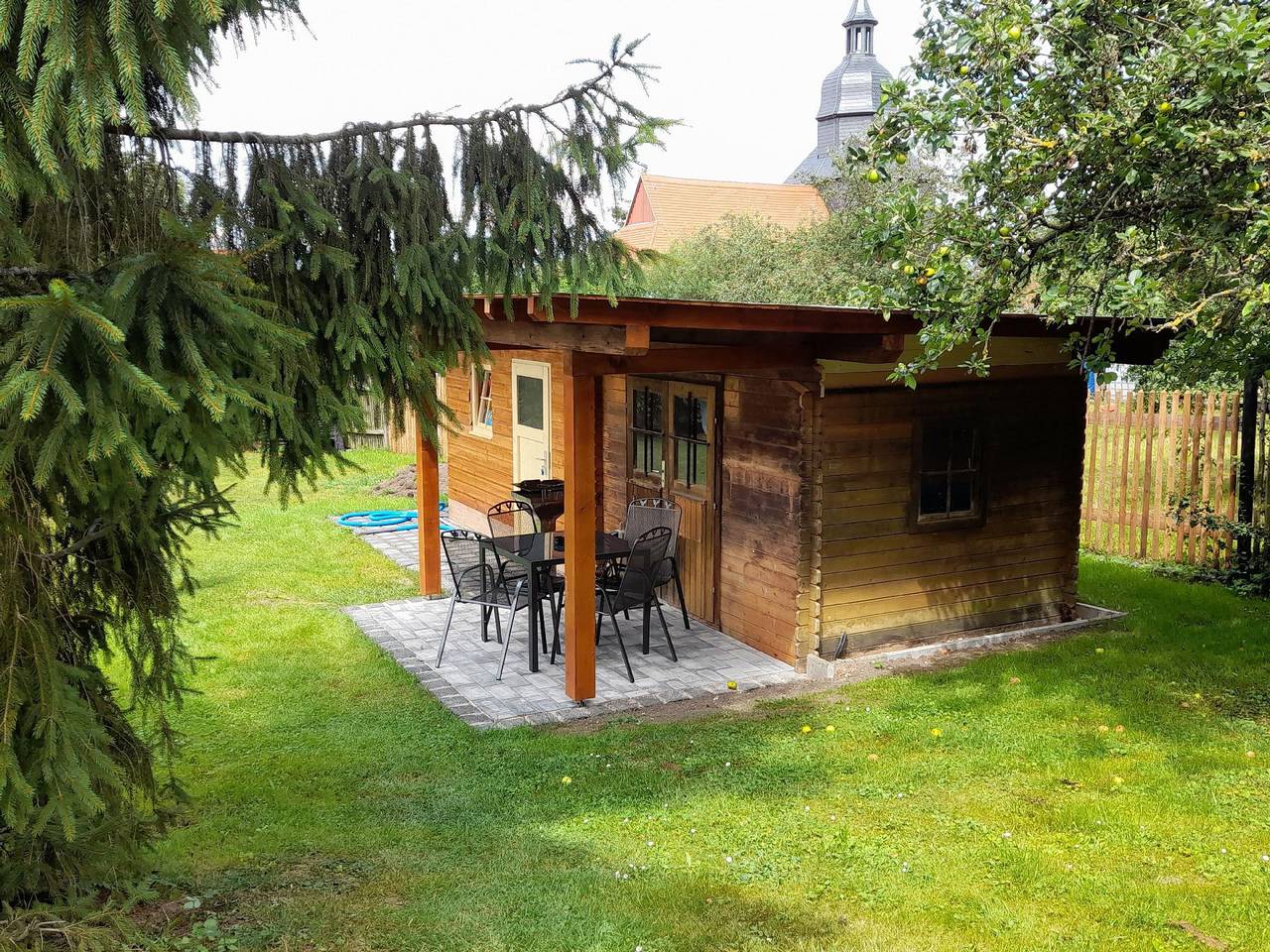 Ferienhaus mit eigenem Pool in ruhiger Lage in Saaleland