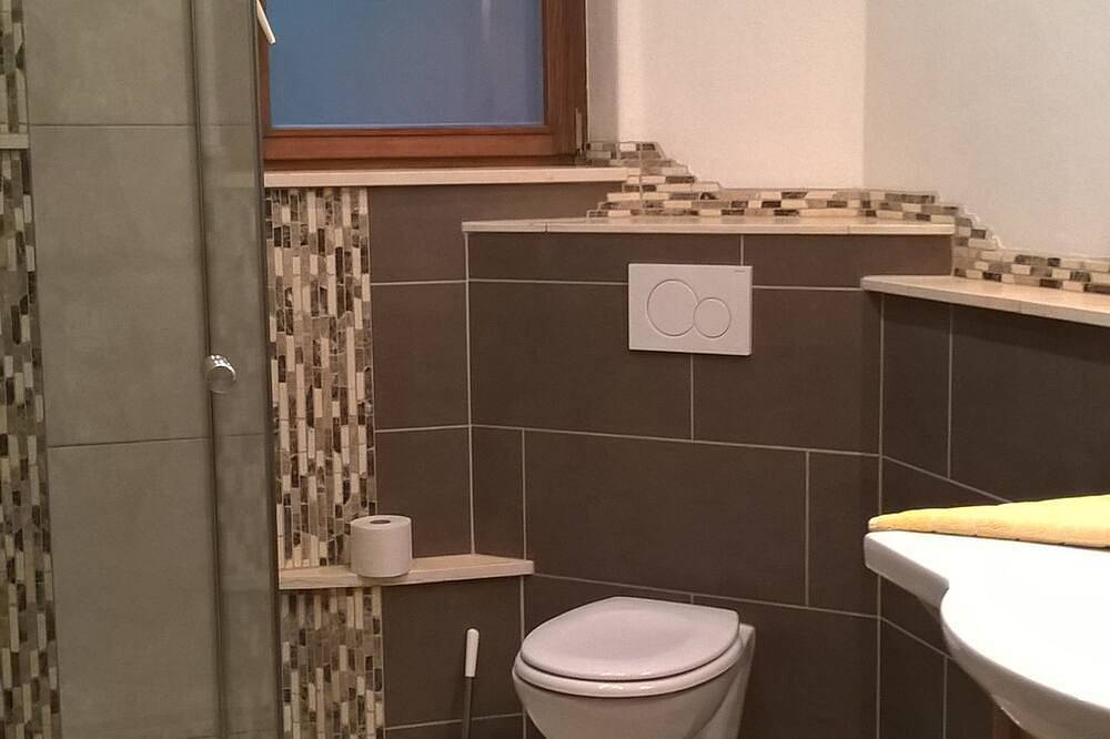 Ganze Wohnung, Apartment für 4-5 Personen - Ferienwohnungen Haus Bianca und Sterngut in Salzkammergut-Berge, Unterach am Attersee