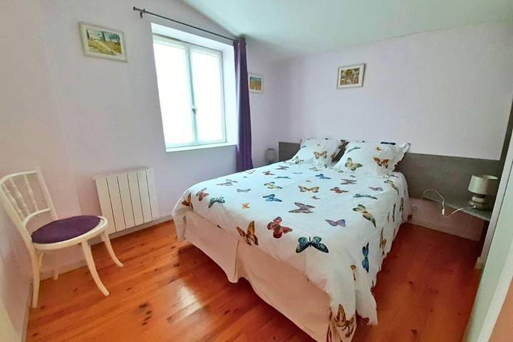 Location de vacances pour 7 personnes, avec terrasse, animaux acceptés à Chiroubles - 3