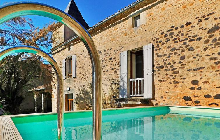 Location de vacances pour 8 personnes à Mazeyrolles