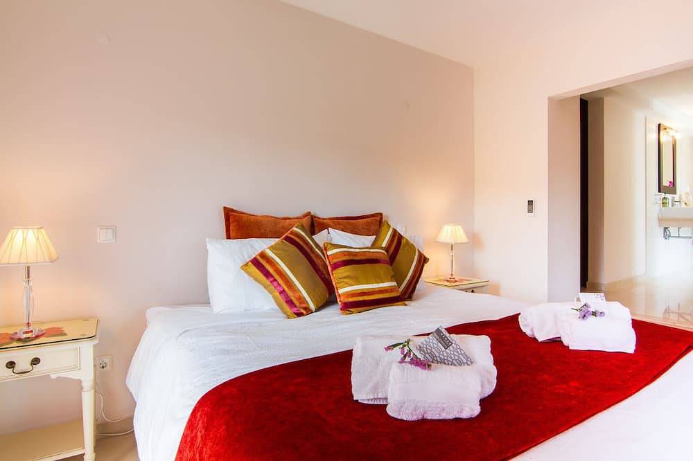 Luxusvilla in geschütztem Reservat-Privater Infinity-Swimmingpool mit Flussblick in São Bartolomeu de Messines, Faro Distrikt