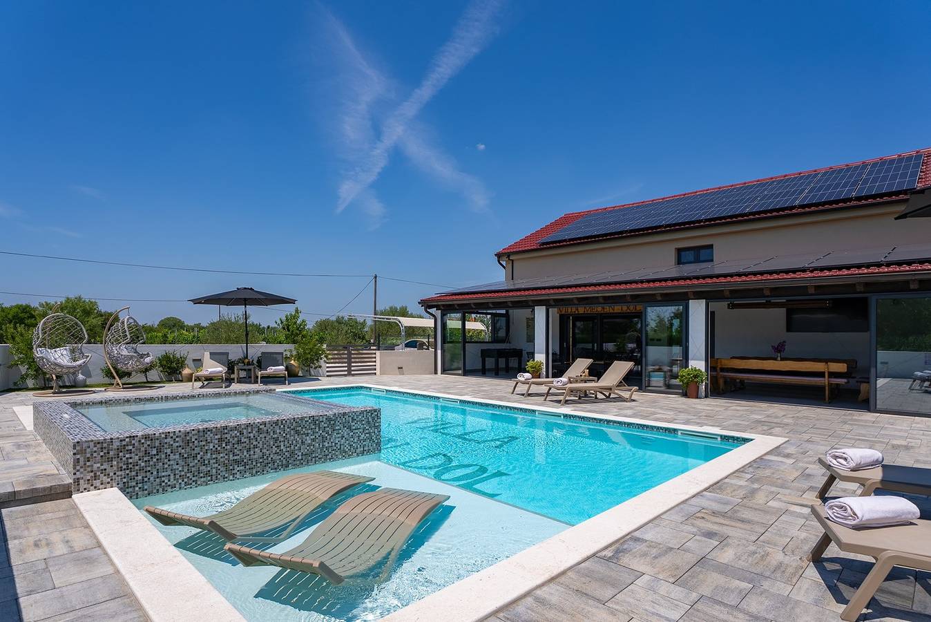 Luxusvilla Meden Dol mit beheiztem Pool, Whirlpool und 2 Saunen in Skradin, Šibenik-Knin