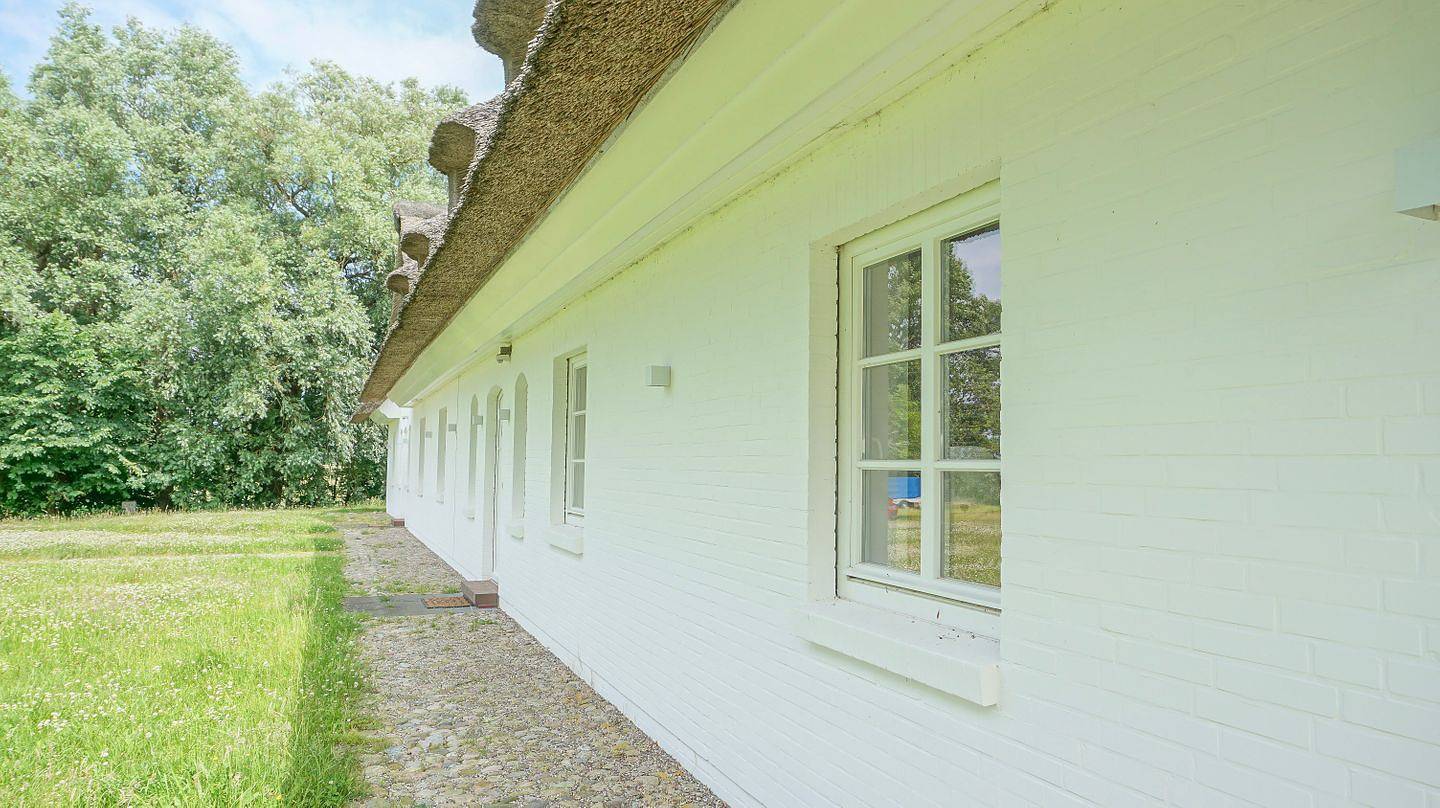 Dünenwarft West: Ferienhaus mit Sauna & Whirlpool für 14 Personen in Tönning, Halbinsel Eiderstedt