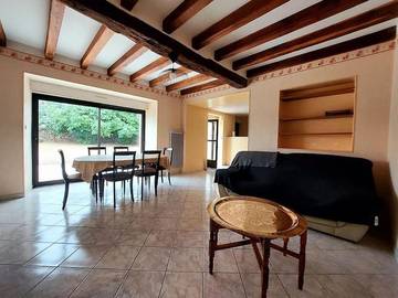 Gîte pour 9 personnes, avec jardin, animaux acceptés à Saint-Martin-de-Sanzay