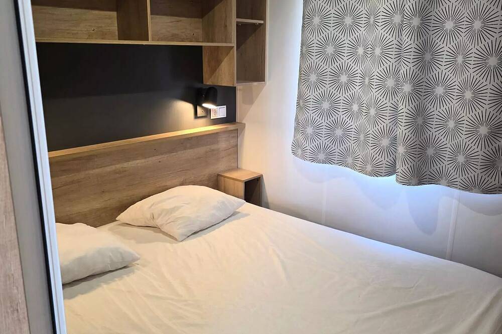 Mobile home 2 bedrooms - air conditioning - television 4 to 5 persons - 4 pers. included in the price in Calvisson, Nimes region